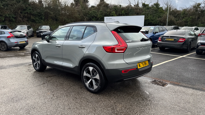 Volvo XC40 2.0 B3P Plus Dark 5dr Auto Petrol Estate